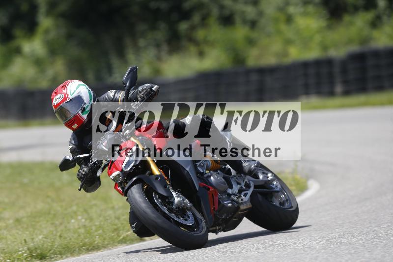 /27 12.06.2025 Ducati Schweiz Trackday Warmup  ADR/gruen-vert/ohne
